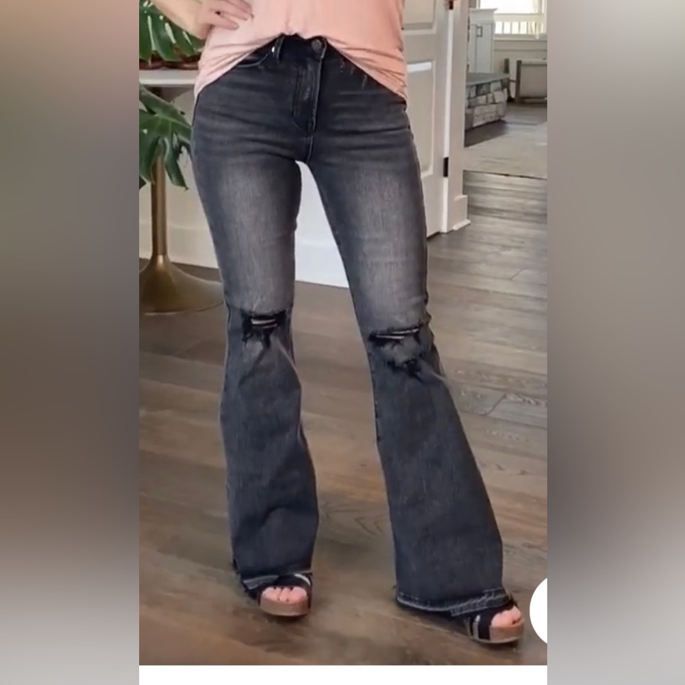 New with tags Risen black distressed jeans Size 3